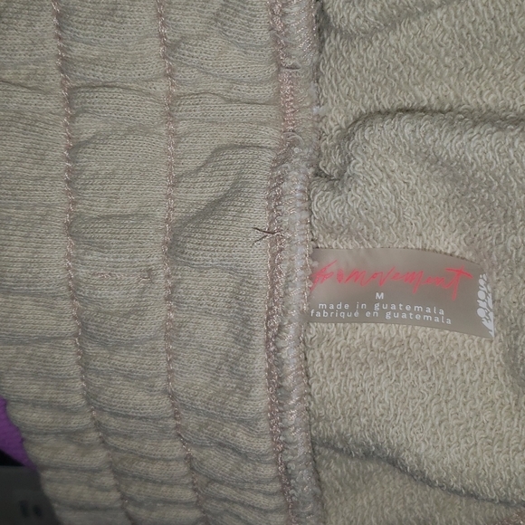 Free People Movement Short Beige Medium nwot - Picture 5 of 10